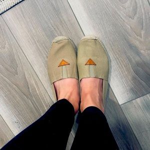 Flat espadrilles handwoven in Spain!